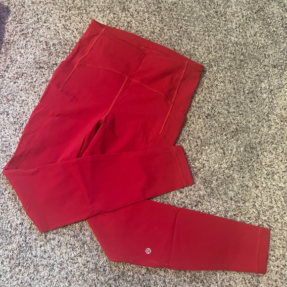 LIKE NEW Lululemon leggings - Picture 1 of 3